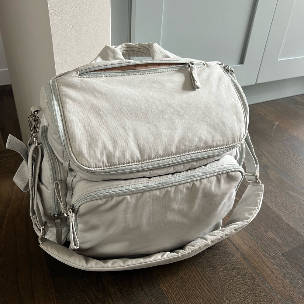 Caraa Pink Baby Bag with Modern Design